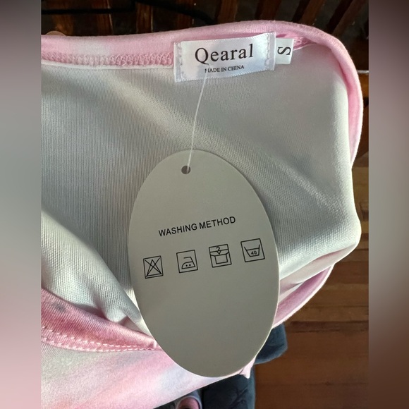 NWT Body Con T-Shirt Dress with Ruched Hip - Picture 5 of 5